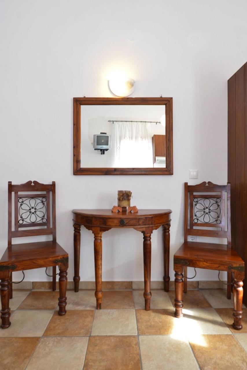 Motivo Apartment Kastron  Luaran gambar