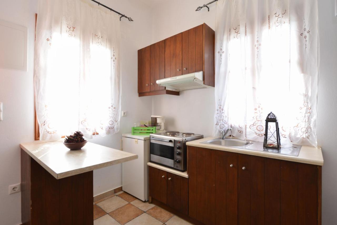Motivo Apartment Kastron  Luaran gambar